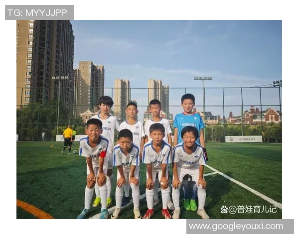 便装足球明星揭晓他们的真实生活与场外风采